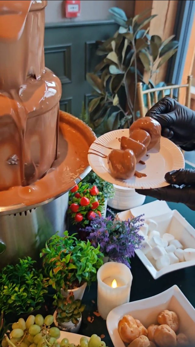 @hamiltonscheesecakes wedding treats