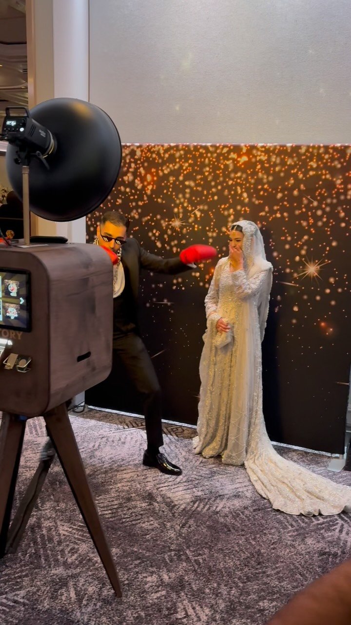 The bride was so embarrassed 🙈🙈🙈 #photoboothhire #photoboothglasgow